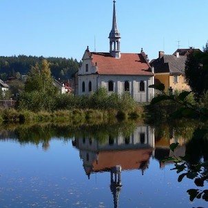 kostelík u klášterní zahrady