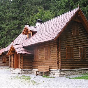 Boubín - lovecká chata, Boubín - lovecká chata při cestě k pralesu