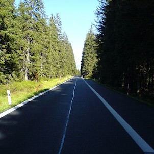 Silnice mezi Kvildou a Modravou