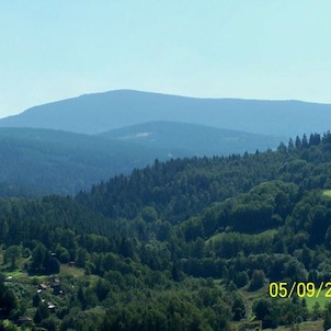 Pohled z kopce Homolky na horu Boubín