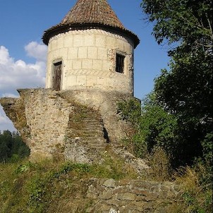 Romantická věžička zámku nad Lužnicí