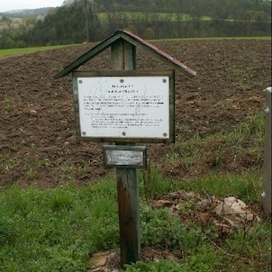 Naučná stezka Járy Cimrmana - plahočina č. 1, Plahočina nacházející se na kraji Lomnice vypráví o pečení