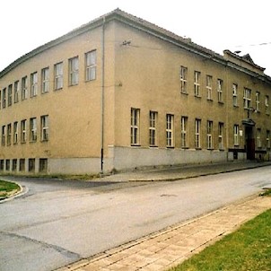škola