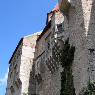 Pernštejn, POhled na hrad Pernštejn