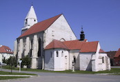 Náves s kostelem svatého Wolfganga