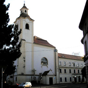 kostel s radnicí