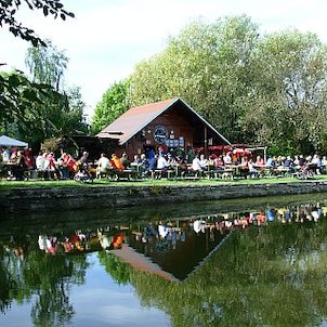 Výletní hospůdka u rybníka v Podmolí