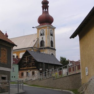 Kostel sv. Jana Křtitele a hrázděnka