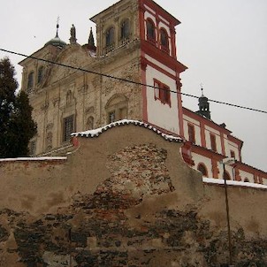 Hřbitovní kostel v Chyši