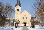 Povýšení Sv.kříže 02, Kostel Povýšení sv.kříže v Karlových Varech – Rybářích.