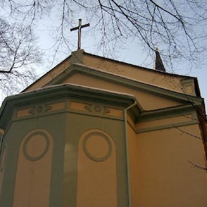 sbor Dr. Pavla Farského 10, Do r. 1946 evangelický kostel sv. Petra. V novorománském stylu. R. 1864 přistavěna věž a zahájena stavba sousední fary. Architekt J. Zeissig