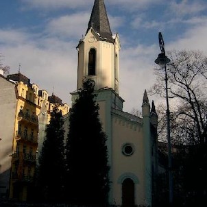 sbor Dr. Pavla Farského 15, Do r. 1946 evangelický kostel sv. Petra. V novorománském stylu. R. 1864 přistavěna věž a zahájena stavba sousední fary. Architekt J. Zeissig