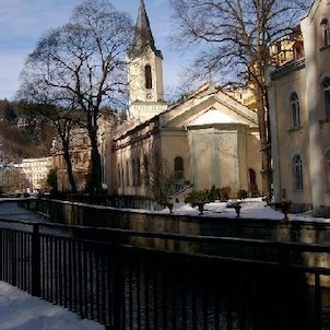sbor Dr. Pavla Farského 22, Do r. 1946 evangelický kostel sv. Petra. V novorománském stylu. R. 1864 přistavěna věž a zahájena stavba sousední fary. Architekt J. Zeissig