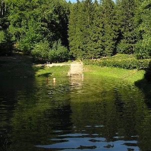 koupaliště U Pelíška, Prachovské skály