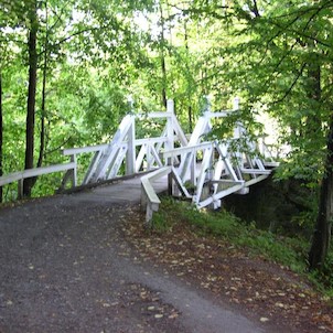bílý most v Babiččině údolí