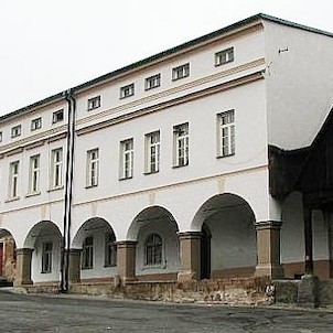 Dům s podloubím