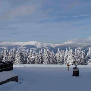 panorama Luční, Studniční hora a Sněžka od Černé boudy