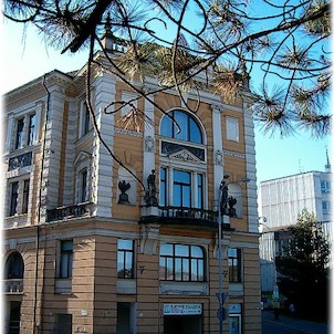 Budova sídla VZP, neorenesanční stavba z roku 1892