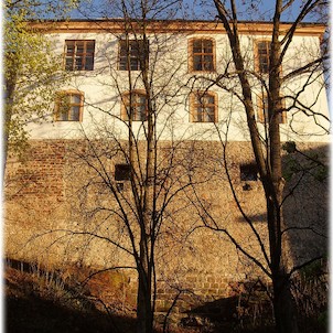 Bývalý hrad-zámek, nyní museum