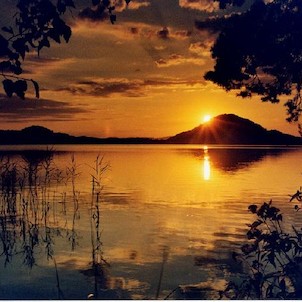 Máchovo jezero, západ slunce nad Šroubeným