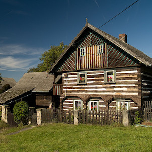 Žďár - typické roubené stavení