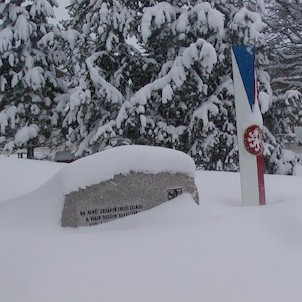 Pomník v Horní Světlé, Památka bitky hraniční stráže s henleinovci pod Luží.
