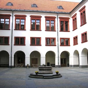 vnitřní nádvoří zámek Zákupy
