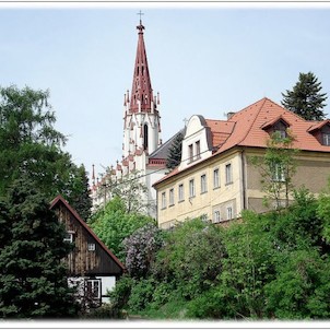 Aufgang zur Kirche in Chrastava