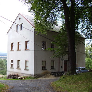 bývalá škola v Hlavici