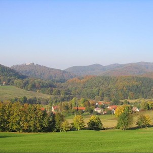 pohled ze Strážnice nad Měrkovicemi
