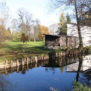 Bartošovický mlýn, vodní náhon nad mlýnem