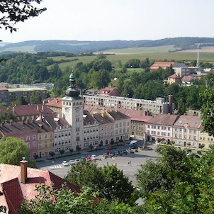 Pohled od zámku