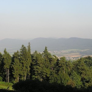 Výhled při sestupu z vrcholu na Strážnici