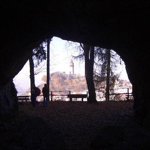 pohled z jeskyně na Trůbu