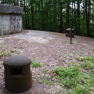 Ventilační zvony dělostřelecké otočné věže MO-38