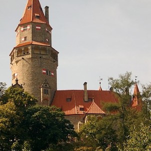 Am Fuße der Burg Bouzov im September 2006