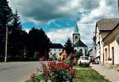 Namesti s kostelem Povyseni Sv. Krize