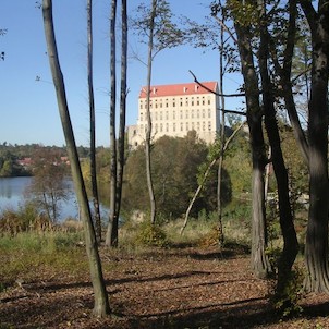 Plumlovský zámek - Pohled z Obory
