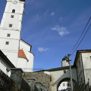 Branná - krytý přechd z fary do kostela