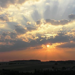 Východ slunce-foceno ze sila