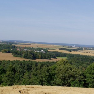Pohled z rozhledny Borůvka v Hluboké