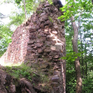 zachovalá zeď