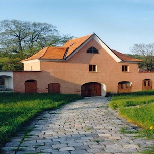Hřbitovní brána
