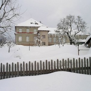 Naše škola a školka
