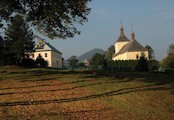 Základní škola a kostel sv. Kateřiny