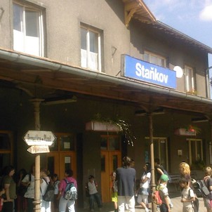 nádraží ve Staňkově