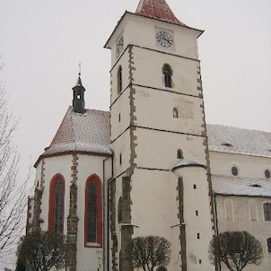 Kostel Petra a Pavla, kostel svatého Petra a Pavla, vystavěný v letech 1260-73 a roku 1316 částečně přestavěným