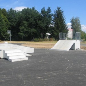 Skateboard a streetball v Janovicích