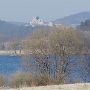 Málo známý pohled na hrad Rabí od Nezamyslic.