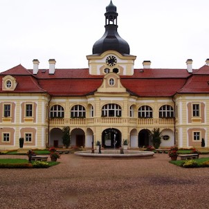 zámek Nebílovy